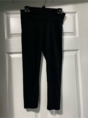 Under Armour Black CaprI Heat Gear Leggings